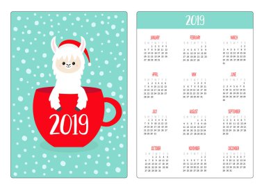 Şirin Lama alpaka. Kahve çay bardağı. Noel Baba şapkası. Cep Takvim düzeni 2019 yeni yıl. Dikey yönlendirme. Haftası Pazar günü başlar. Çizgi film komik bebek karakteri. Düz tasarım. Mavi kar arka plan. Vektör