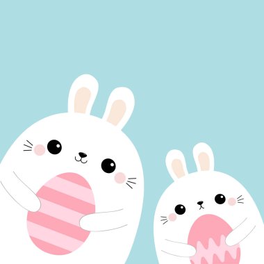 Tavşan tavşan arkadaşlar resim yumurta tutarak ayarlayın. Mutlu paskalyalar. Sevimli çizgi kawaii komik bebek karakter. Çiftlik hayvanı. Mavi pastel renkli. Düz tasarım