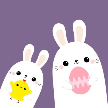 İki tavşan tavşan arkadaşlar tutan yumurta, boyama kuş tavuk. Mutlu paskalyalar. Sevimli çizgi kawaii komik bebek karakter kümesi. Çiftlik hayvanı. Menekşe pastel arka plan. Düz tasarım
