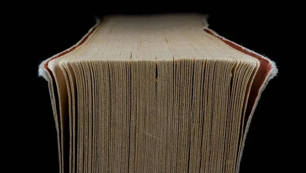 Macro immagine di angolo usurato di pagine di un libro . — Foto Stock