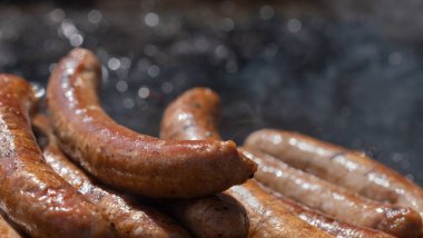 Avustralya seçim barbeküde pişmiş sosis Closeup görüntü
