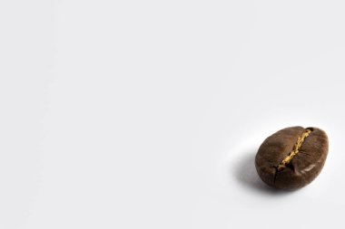 Beyaz arka planda Kahve Çekirdeği2