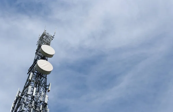 Communications Tower Low Angle Cloudy Sky Background — Stock Photo, Image