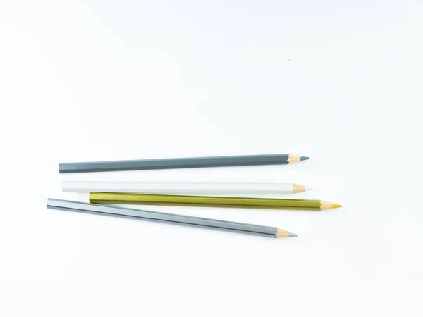 Lápis Multicoloridos Com Espaço Livre Para Texto Sobre Fundo Branco — Fotografia de Stock