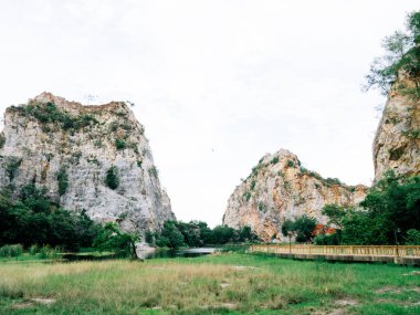 Khao Ngu Stone Park'ta Geçit , Ratchaburi Eyaleti Tayland
