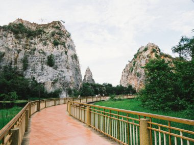 Khao Ngoo Rock Park /Rachaburi şehir/Tayland-13 Haziran 2019