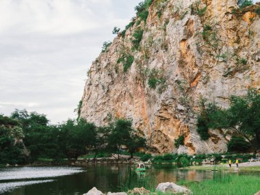 Khao Ngoo Rock Park /Rachaburi şehir/Tayland-13 Haziran 2019
