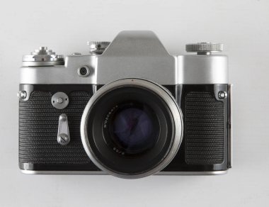 beyaz arka plan yakın çekim ön görünüm izole vintage retro fotoğraf makinesi