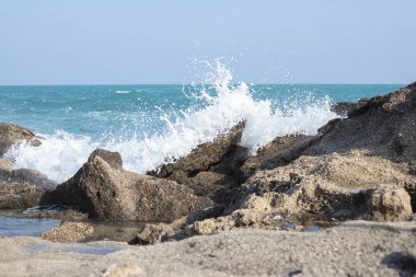 dalga mavi deniz taşları fırtına manzara