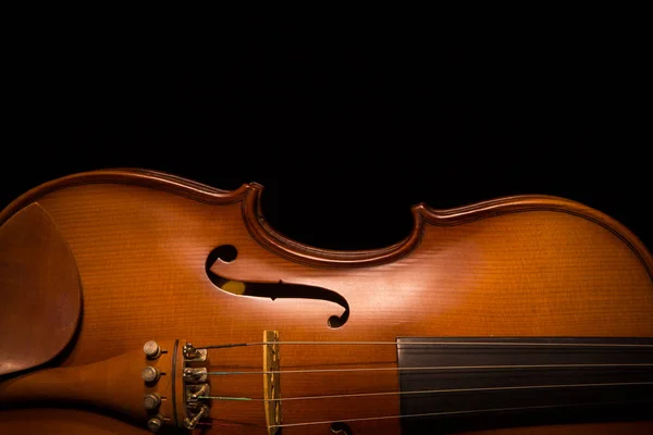 小提琴复古在黑色背景 — 图库照片