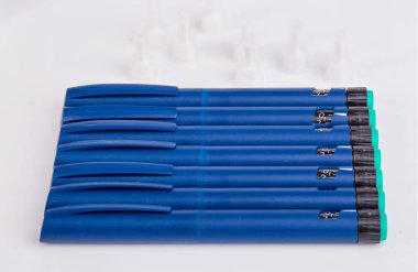 İnsülin Kalem beyaz arka plan üzerinde