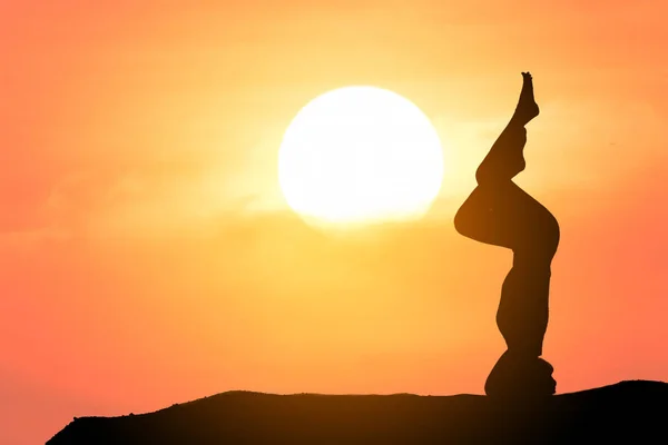 Silhouette Woman Practice Yoga Sunset Sunrise Background — Stock Photo, Image