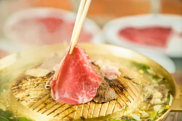 Japon tarzında Kore barbekü veya Yakiniku