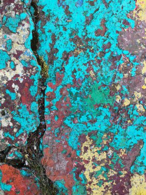 Eski grunge Vintage arka plan: renk beton rengi yeşil mavi sarı kırmızı menekşe boya pullanma