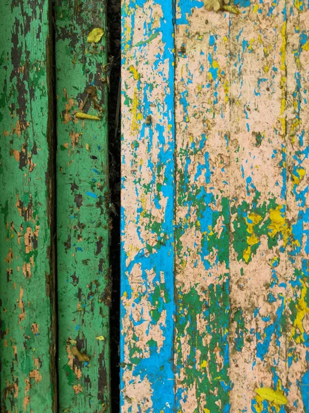 Gamla grunge Vintage bakgrund: färg trä yta med grön blå whith gul färg flagning — Stockfoto