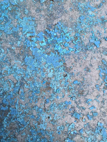 Gammal grunge vintage bakgrund: rostig metallyta med blå färg fjällning och sprickbildning textur — Stockfoto