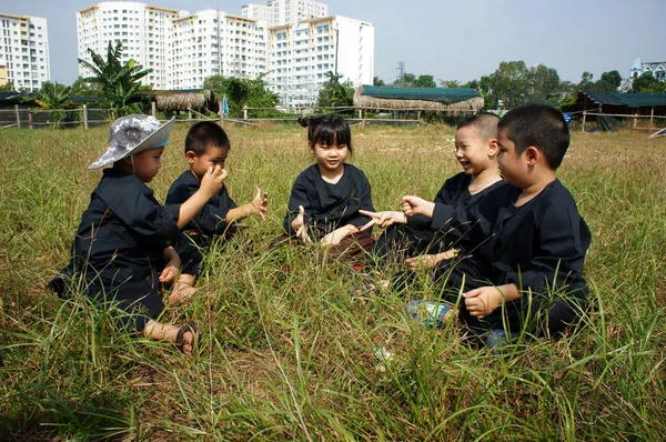Chi Minh Staden Vietnam Jan 2014 Grupp Vietnamesiska Barn Svart — Stockfoto