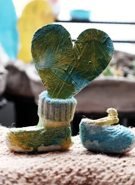 Love Background Heart Cement Boot Decor Valentine Day Handmade Ornament — Stock Photo, Image