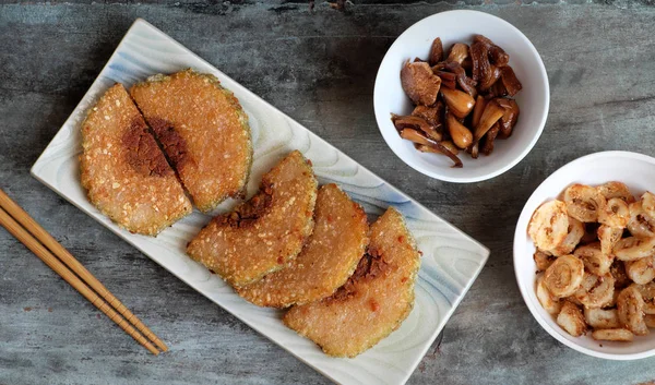 Comida tradicional vietnamita en tet, rebanada de arroz glutinoso Imágenes de stock libres de derechos