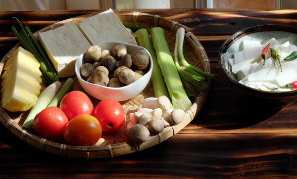 Top vista alimento ingrediente para refeição vegetariana, legumes, tofu , — Fotografia de Stock