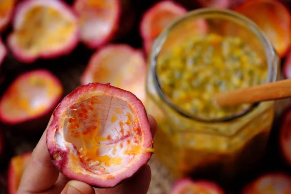 Close up passion fruit hard rind no soft pulp and seeds — Stock Photo, Image