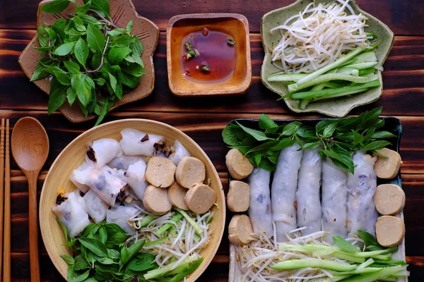 Domowej roboty wietnamski wegańskie walcowane na parze naleśnik ryżowy lub Banh cu — Zdjęcie stockowe