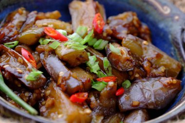 Vietnam vegan gıda, patlıcan soya soslu aşçı