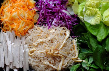 Taze vegan pirinç kağıt ruloiçin üst görünüm madde gıda