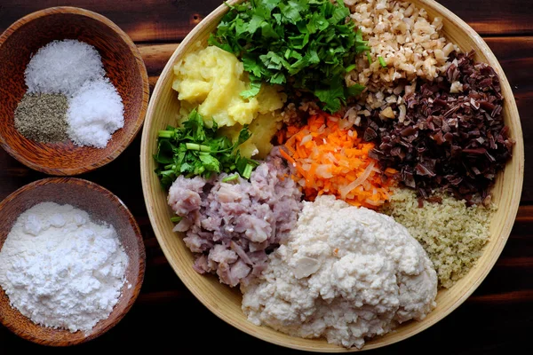 Top view preparar ingrediente alimenticio para pastel de tofu vegano frito — Foto de Stock