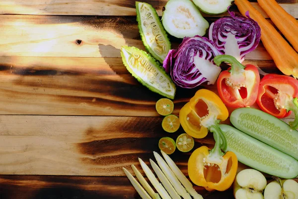 Приготувати інгредієнт їжі для веганської змішаної вермішелі з овочами — стокове фото