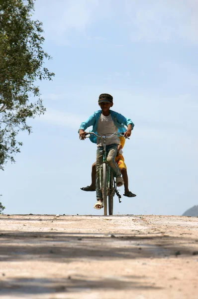 Lam Dong Viet Nam Feb 2013 Boy Ride Bike Slope — Fotografia de Stock
