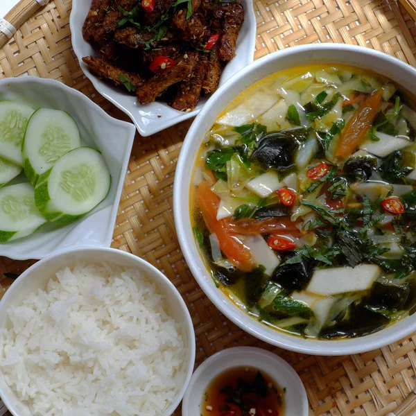 Vassoio Vista Dall Alto Pasto Vietnamita Pranzo Sfondo Bianco Cibo — Foto Stock