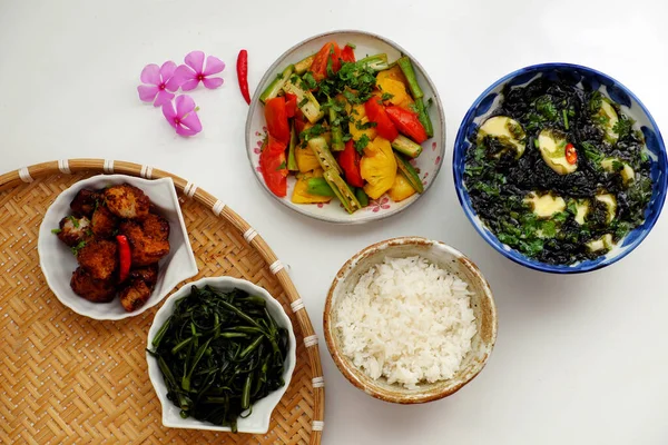 Vietnamesische Vegane Küche Von Oben Tägliche Familienmahlzeit Zum Mittag Oder — Stockfoto