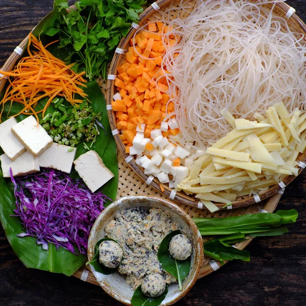 야채가 양배추 콩나물 대나무 건강하고 영양이 베트남 요리로서 야채를 원재료 — 스톡 사진