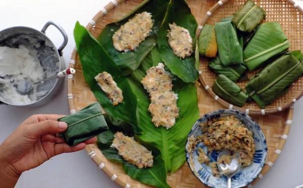 Mujer Mano Haciendo Albóndigas Arroz Plano Por Tomar Relleno Verduras —  Fotos de Stock