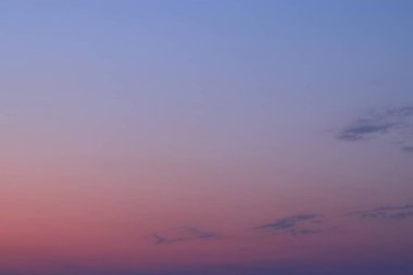 Akşam gökyüzünün birden fazla rengi