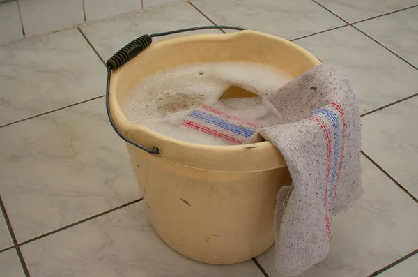 Little Dirty Bucket Cleaning Solution Floor Cloth — Stock Photo, Image