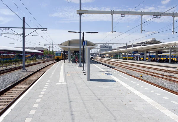 Zwolle Paesi Bassi Luglio 2020 Piattaforma Della Stazione Zwolle — Foto Stock