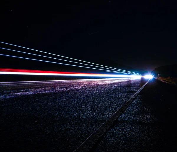 Faros Coche Pista Nocturna Luz Fría — Foto de Stock