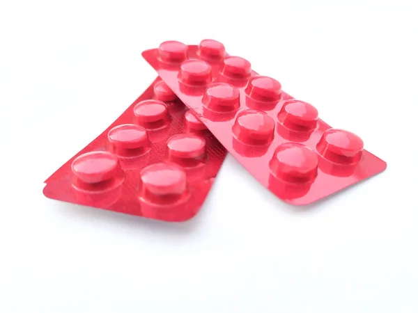 Vörös Gyógyszer Tabletta Izolált Fehér Háttér — Stock Fotó