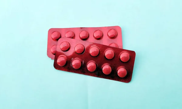 Tablet Červeného Lékařství Izolovaný Bílém Pozadí — Stock fotografie