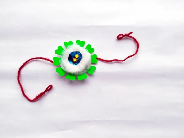 Rakhi Raksha Bhandhan Isolato Sfondo Bianco — Foto Stock