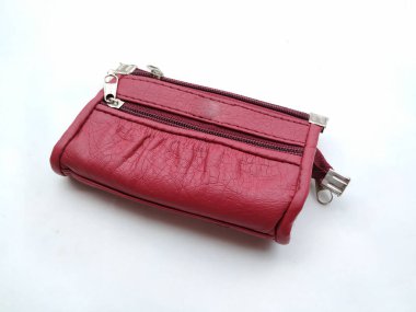 beyaz arka plan üzerinde izole pembe kadın çanta çanta çanta