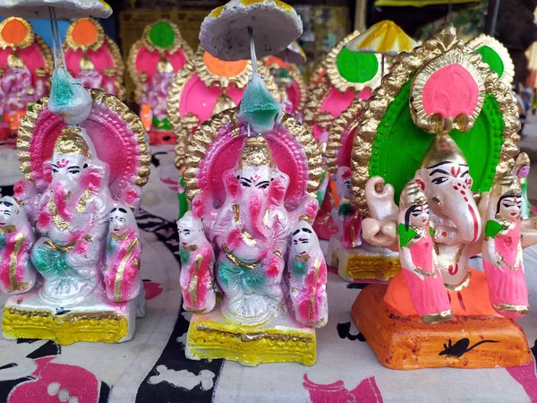 Mange Herre Ganesha Sidder Med Alle Toghater - Stock-foto