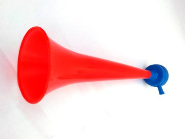 Boş vuvuzela stadyumu plastik horn.fan vuvuzela trompeti beyaz arka planda izole