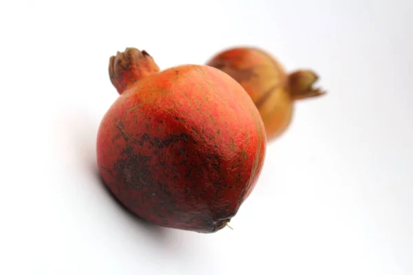 Čerstvé Zdravé Sladké Granátové Jablko Izolované Bílém Pozadí — Stock fotografie