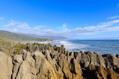 Paparoa Ulusal Parkı, Batı Yakası, Yeni Zelanda 'nın Güney Adası' ndaki ünlü Punakaki Krep Kayaları