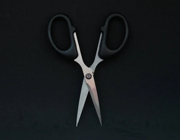  Siyah arka plan siyah makas                                   