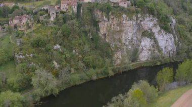 Midi-Pyrenees antik köy Saint-Cirq-Lapopie, Güney Fransa Quercy bölgesi