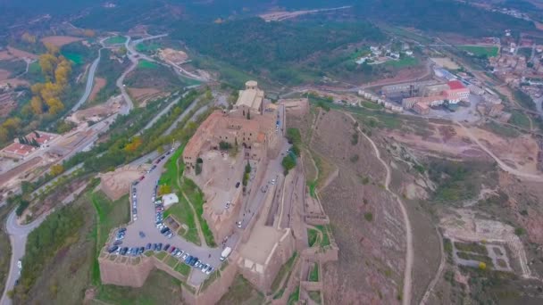 Vzdušná Krajina Hradu Kopci Hrad Cardona Středověká Budova Barcelonská Provincie — Stock video